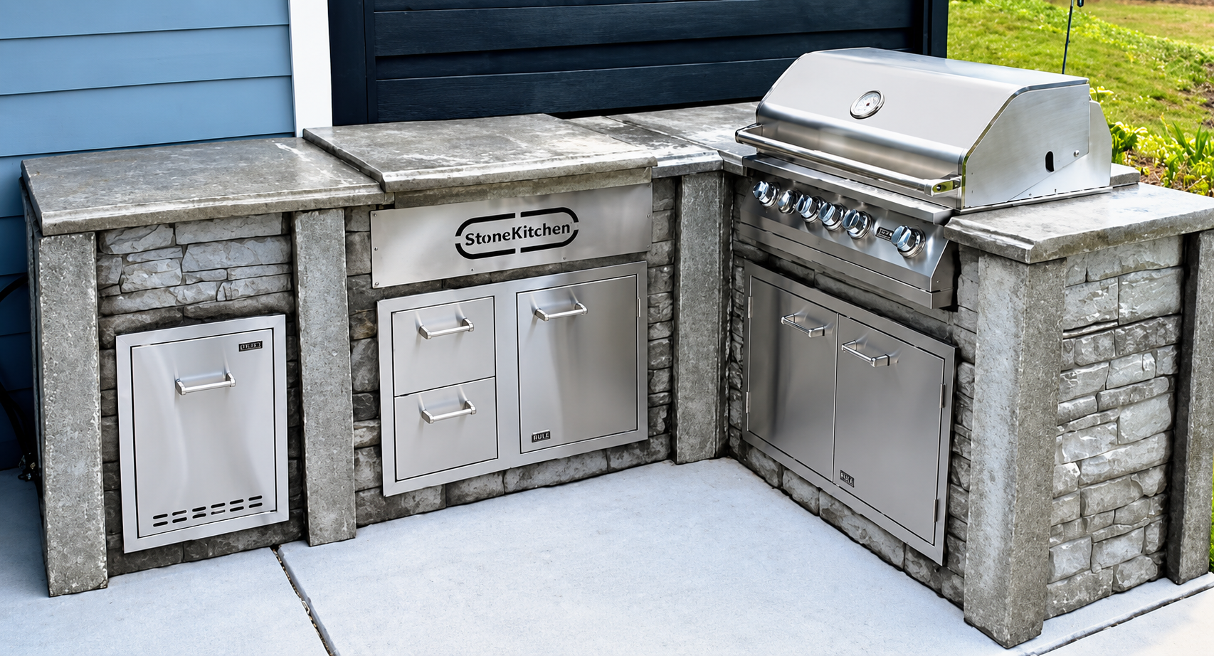 Custom corner outdoor kitchen